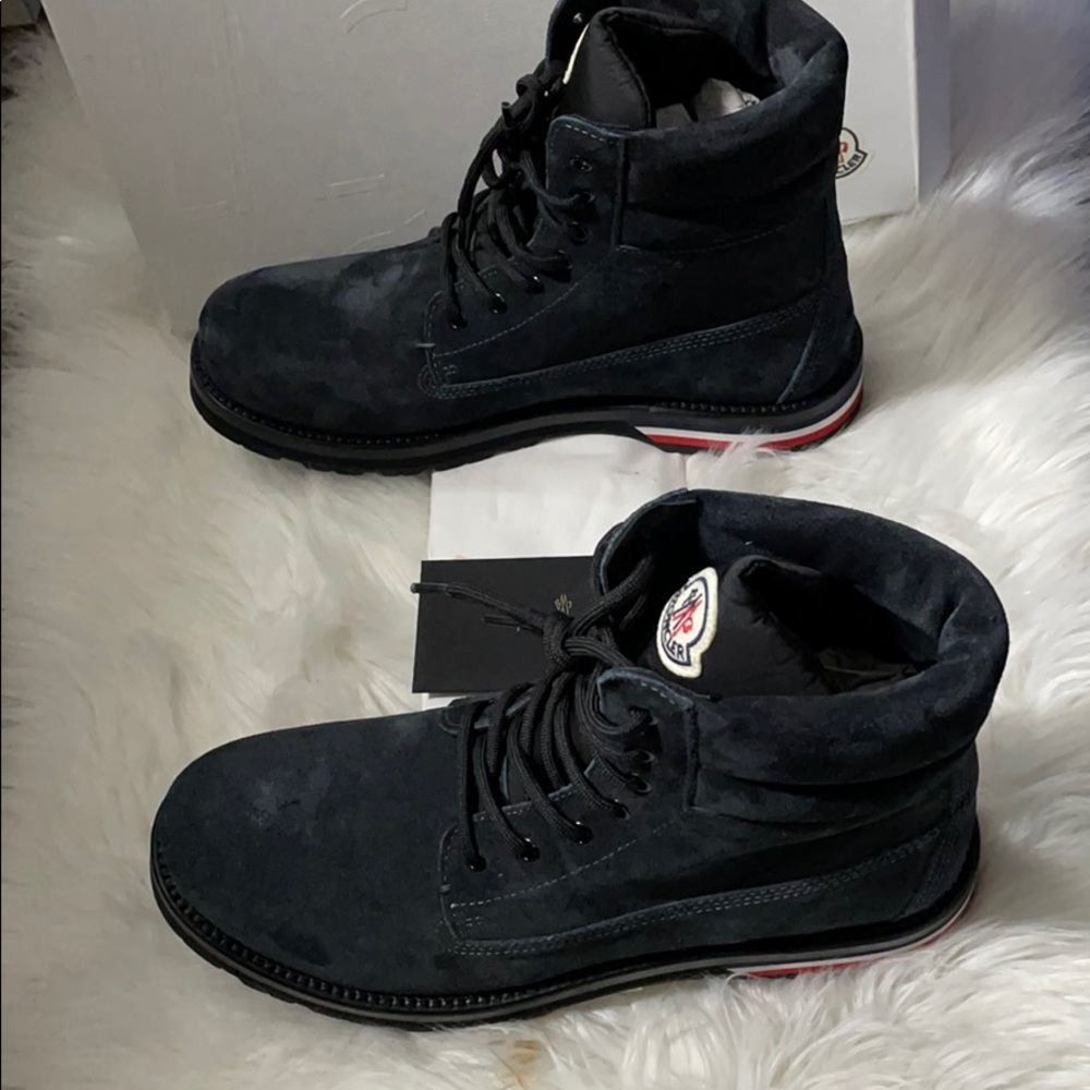 Moncler - Picture 2 of 7